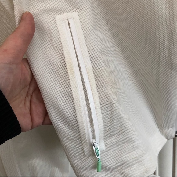 EUC Ivivva girl’s hooded rain jacket - Picture 3 of 14